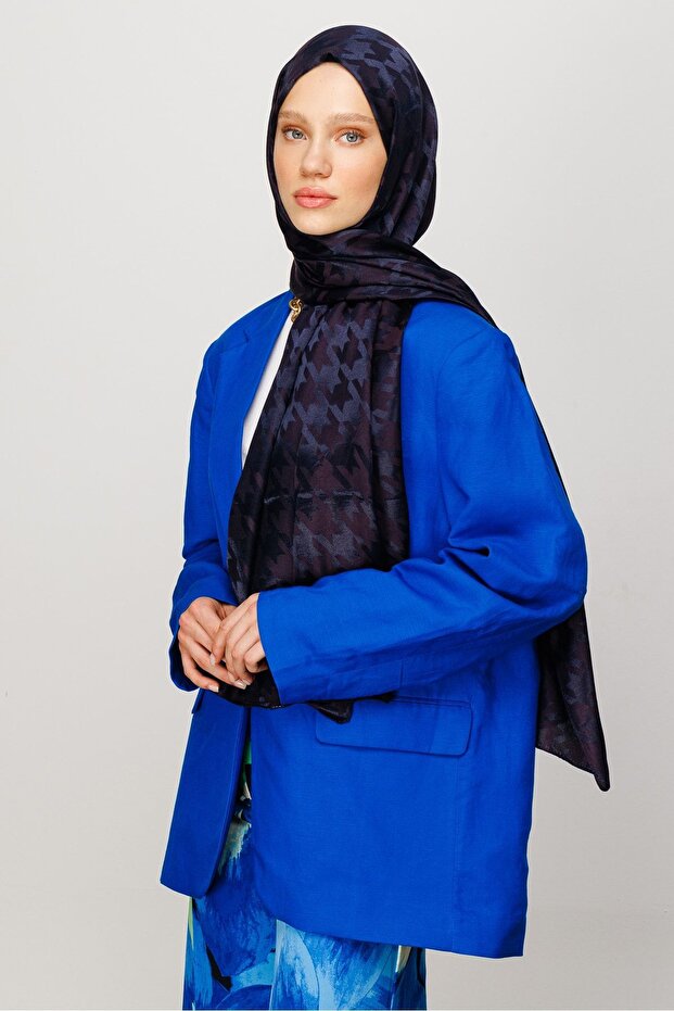 Houndstooth Pattern Shiny Jacquard Shawl