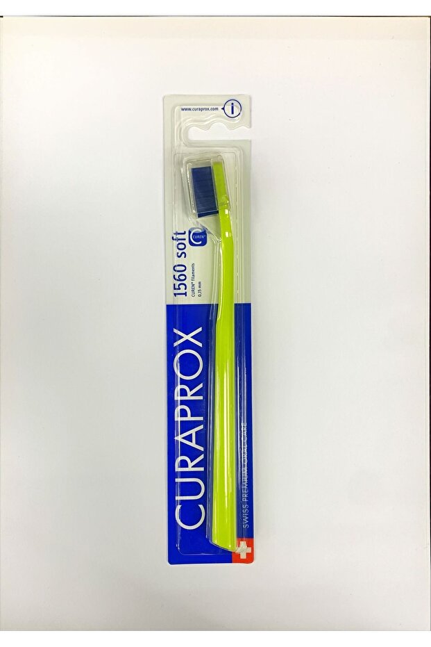 1560 فرشاة أسنان ناعمة لون أخضر نيون
