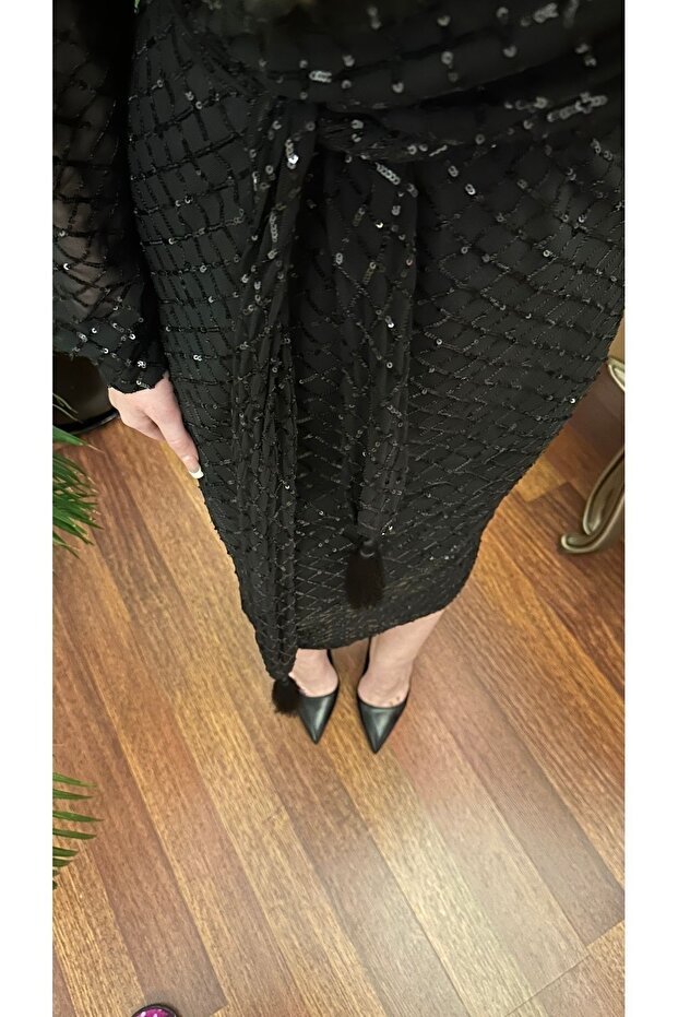 Tasarımı Siyah Kuşaklı Payet Elbise - 6