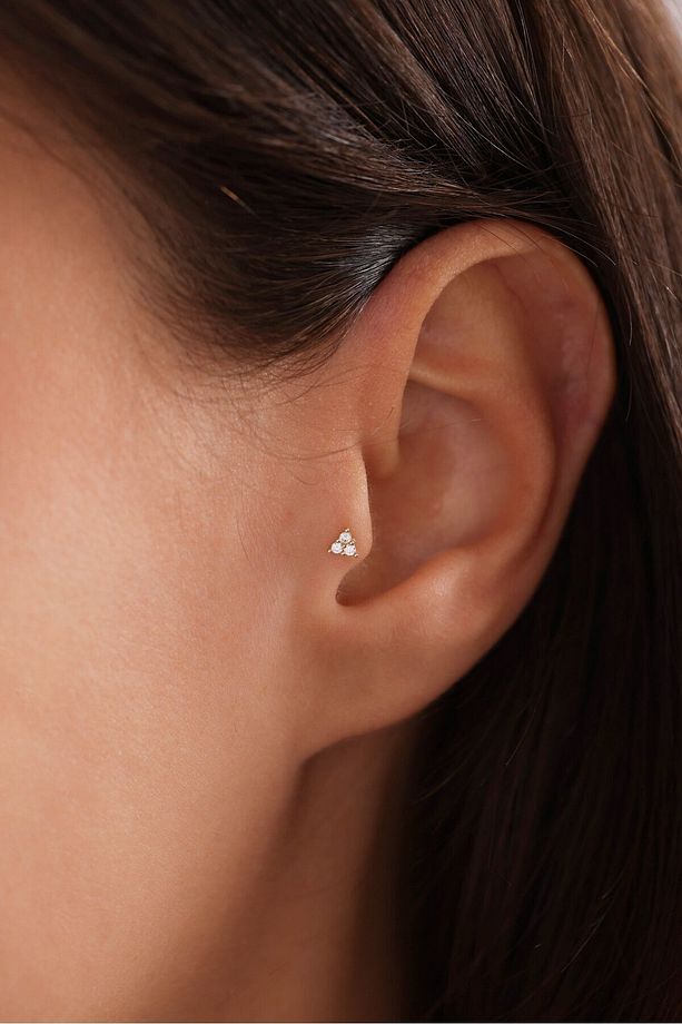 14 Ayar Altın Taşlı Trian Tragus Küpe - 1