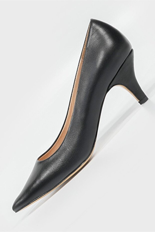 WOMEN'S BLACK GENUINE LEATHER SHORT HEELED STILETTO SHOES, NUMBER 35-41
