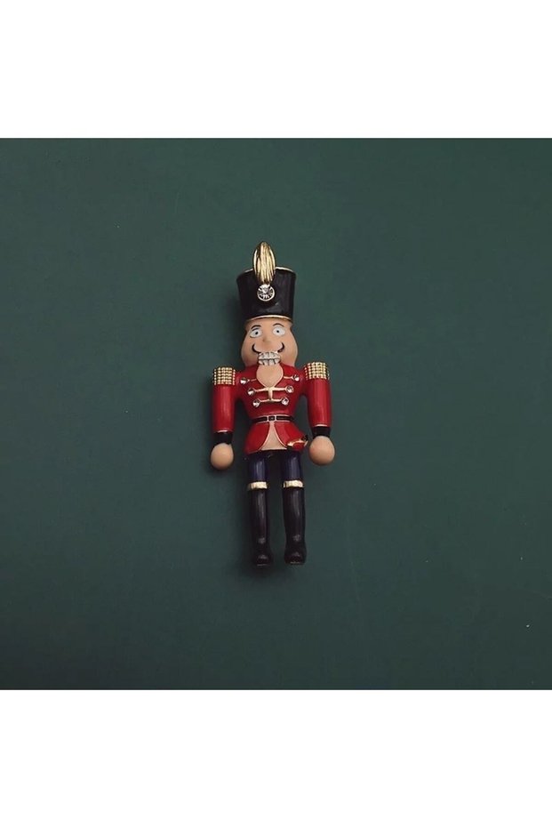 Vintage Uk Nutcracker Broş