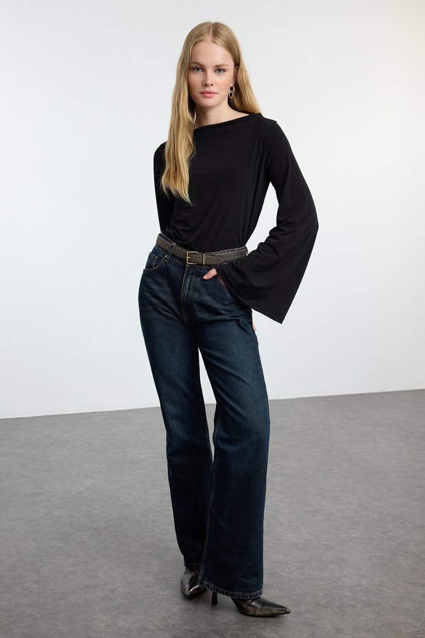 Czarna, luźna i wygodna bluzka z elastycznej dzianiny z hiszpańskimi rękawami TWOAW25BZ00203 - 2