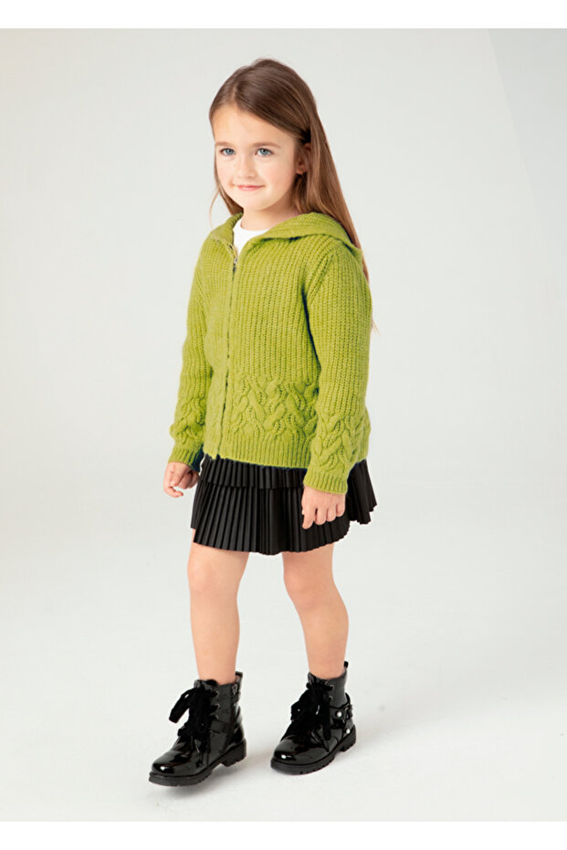 Thick Knitted Cardigan with Zipper and Hood.