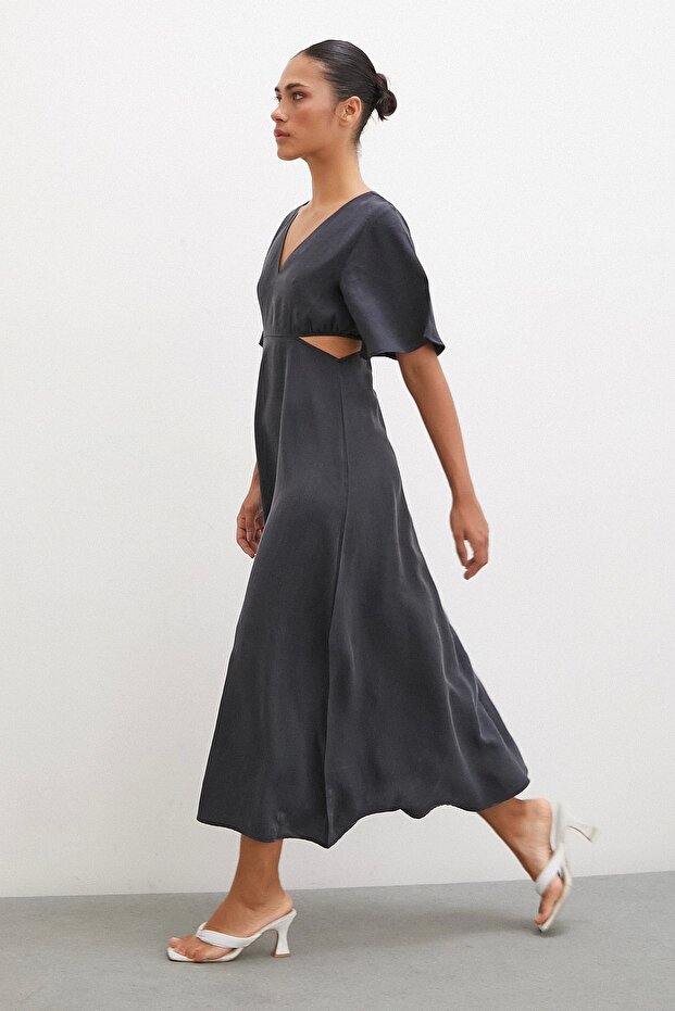V Yaka Yan Dekolteli Elbise Antirasit - 1