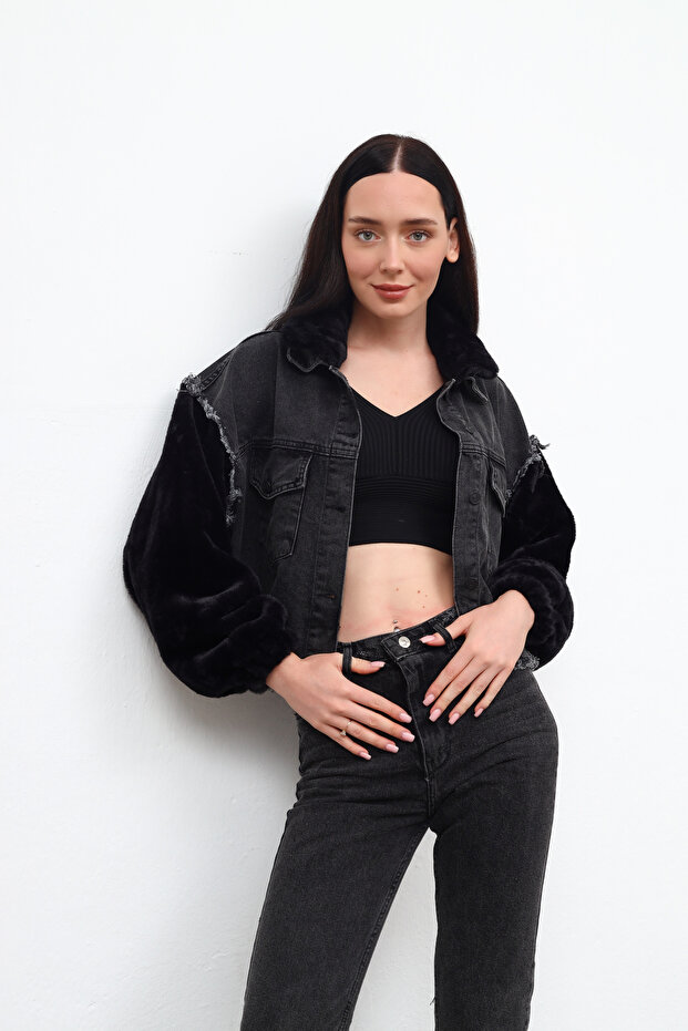 WOMEN'S Sleeve and collar fur/plush Detail DENIM jacket