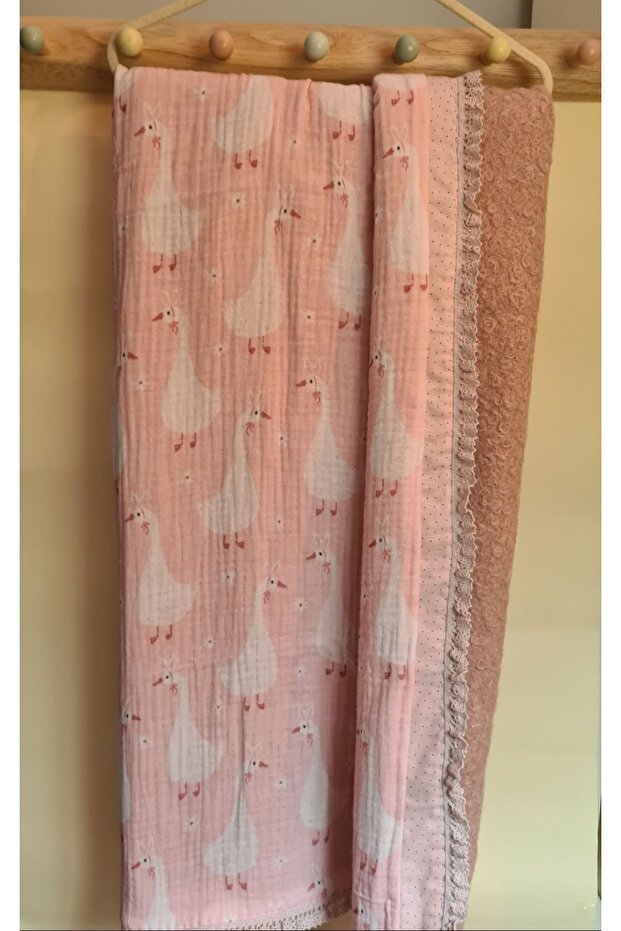 Pink Goose Patterned Double Layer and Boucle Wool Fabric Baby Blanket-new