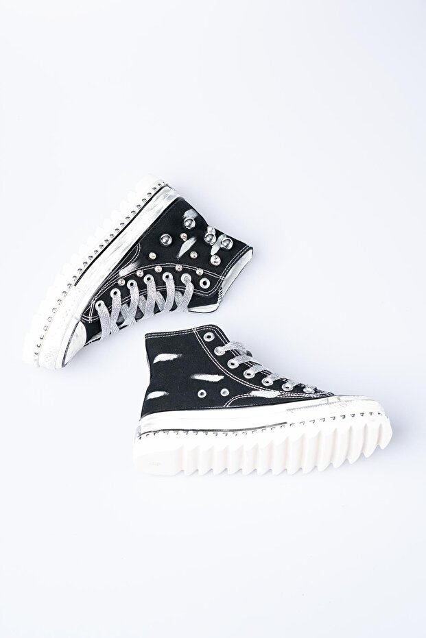 Kadın Convers Bot 27022k - 2