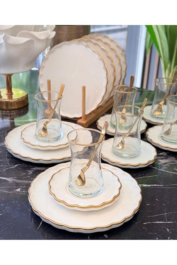 طقم كعكة الشاي المذهبة الحديثة 18 قطعة - 1