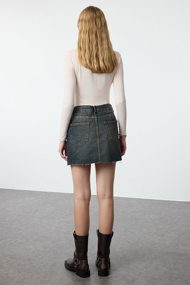 Mavi Soluk Efekt Vintage Yüksek Bel Mini Denim Etek TWOAW25ET00087 - 5