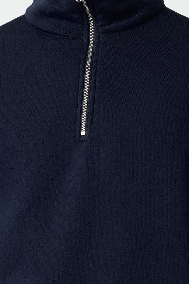 Lacivert Oversize/Geniş Kesim Dik Yaka Fermuarlı İçi Polarlı/Sıcak Tutan Sweatshirt TMNAW25SW00081 - 3