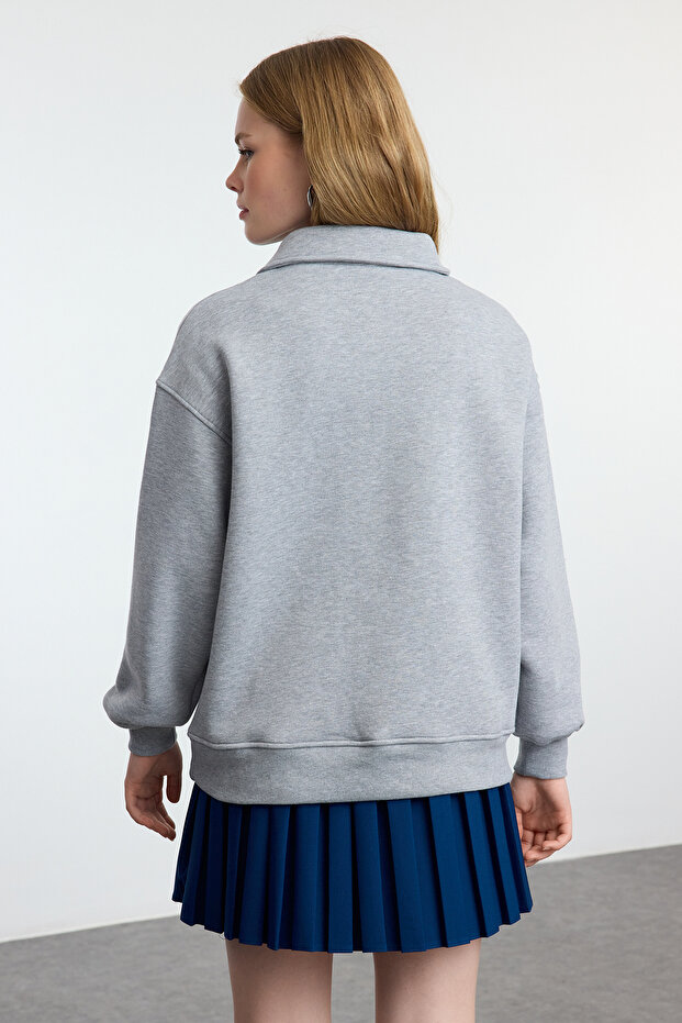 Gri Melanj Oversize Kalıp Kalın içi Polarlı Slogan Baskılı Fermuarlı Örme Sweatshirt TWOAW25SW00134 - 5