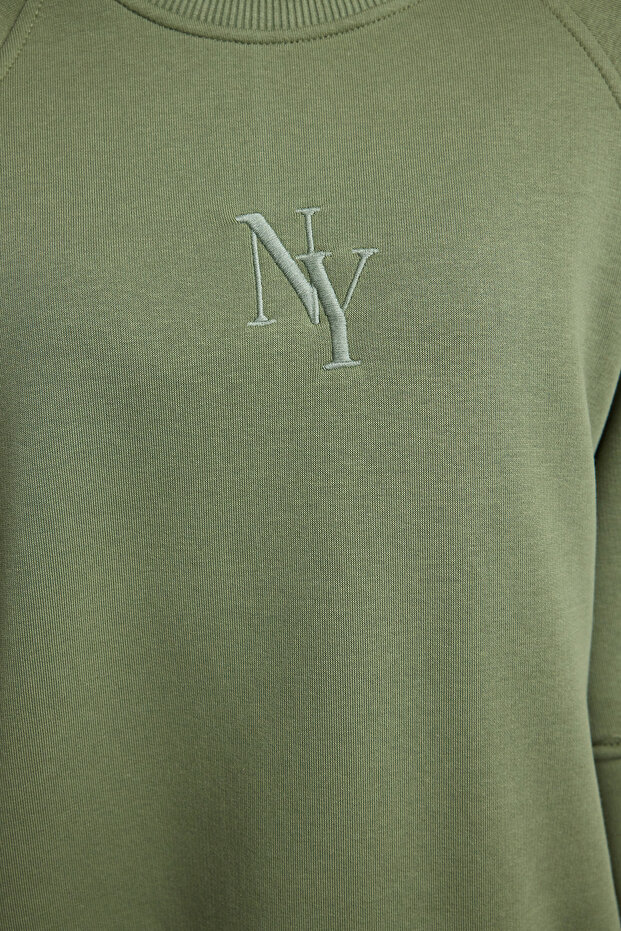 Haki Bisiklet Yaka Regular Fit Nakışlı Kalın İçi Polarlı Örme Sweatshirt TWOAW24SW00199 - 4