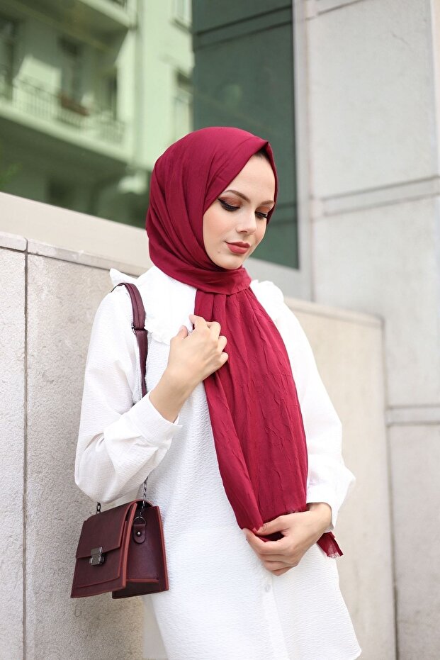 شال من الخيزران كراس باللون الأحمر الداكن