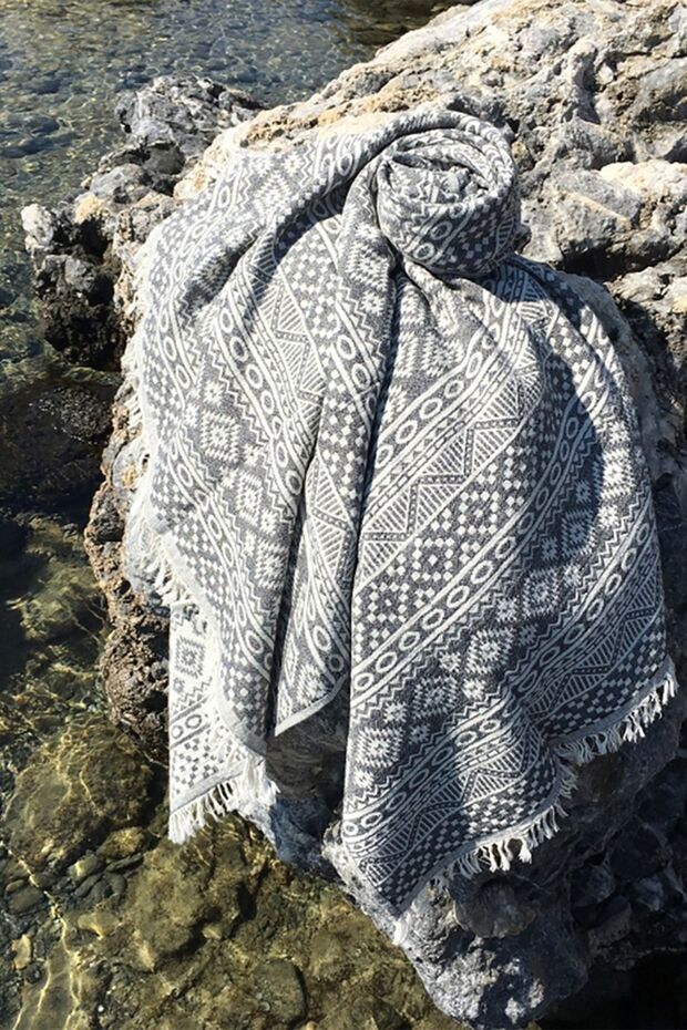 Black Kilim Peshtamal - 100% Cotton Double-Sided Jacquard Beach Towel