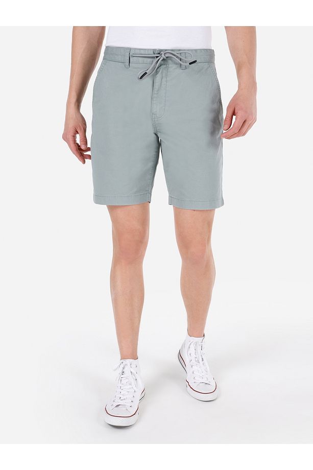 Regular Fit Orta Bel Bağcıklı Düz Yeşil Erkek Şort - 4