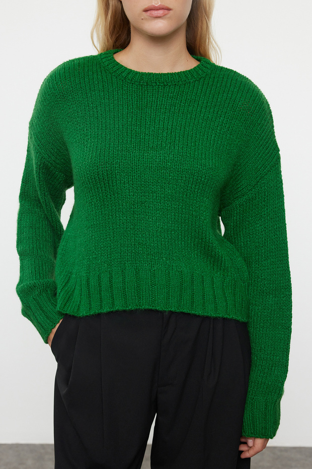 Haki Crop Yumuşak Dokulu Geniş Kalıp Basic Kayık Yaka Triko Kazak TWOAW25KZ00056 - 3