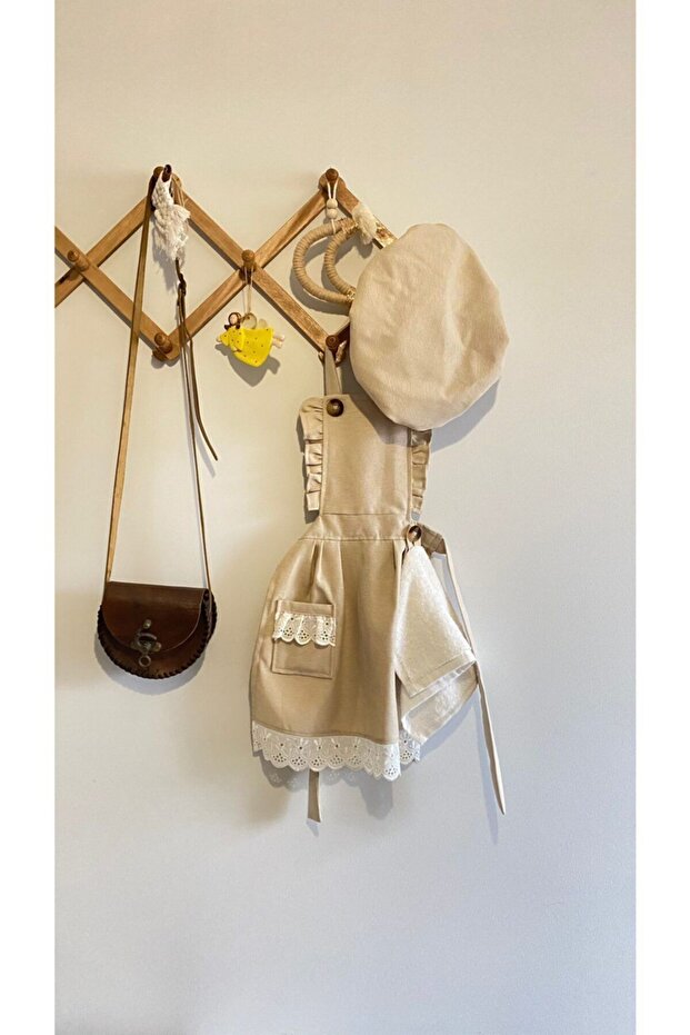 Children's Kitchen Apron 5-8 Years Old Beige Color Lacy Hat