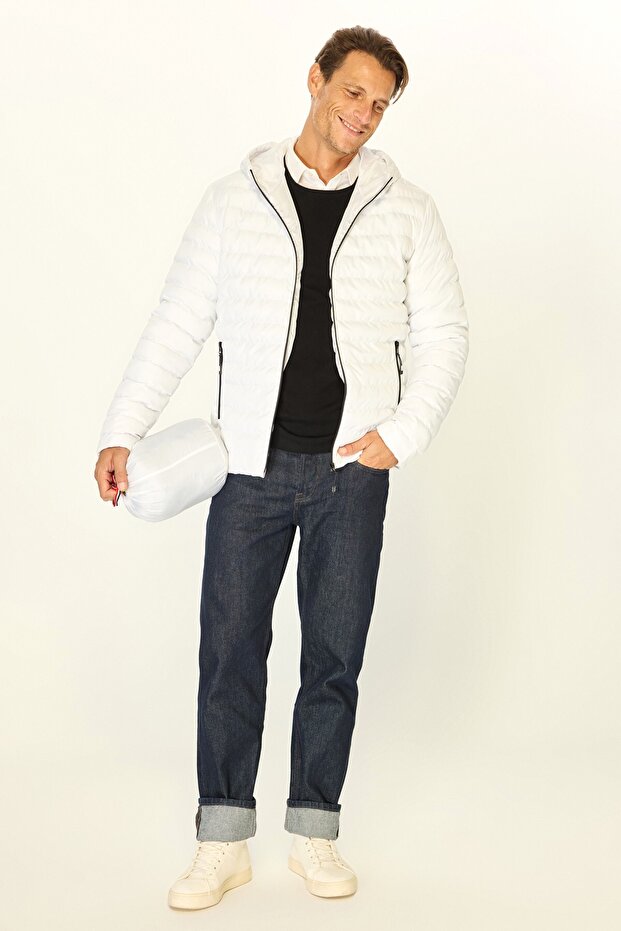 Men's Lined Windproof Hooded Coat with Carrying Bag