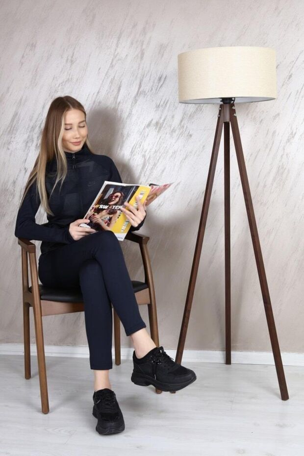 - Krem Rengi Ahşap Ayaklı Lambader - 1