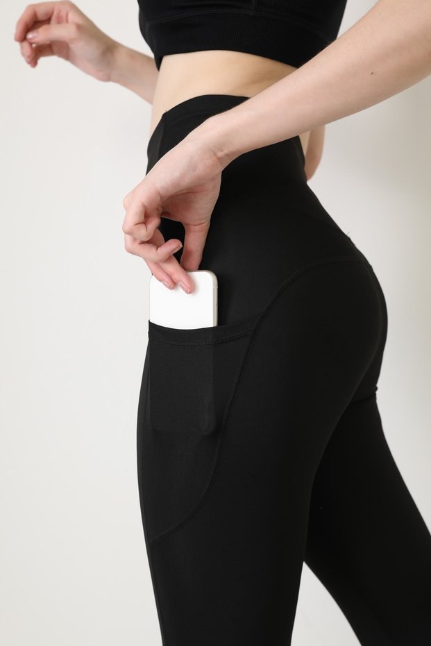 Women's black high waist double pockets push up recovery firming sports leggings