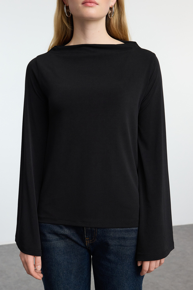 Czarna, luźna i wygodna bluzka z elastycznej dzianiny z hiszpańskimi rękawami TWOAW25BZ00203 - 3
