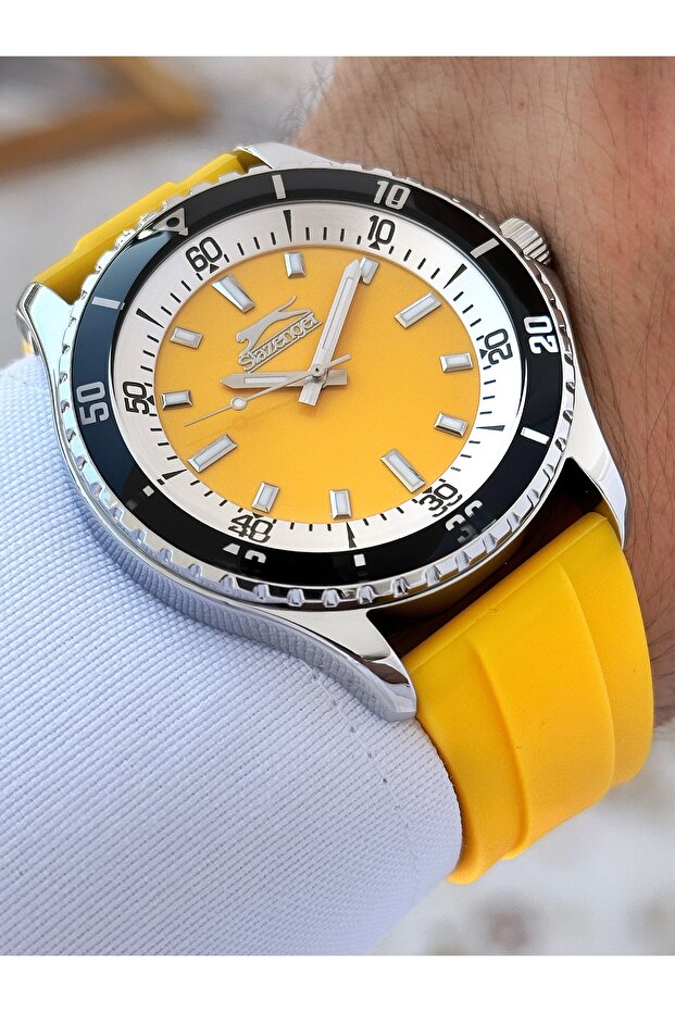Special Design 5 Atm Waterproof Silicone Cord Men's Wristwatch