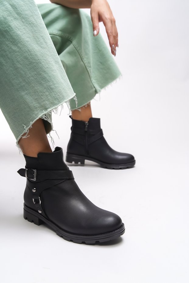 Lislaevar Women's Buckle Detailed Boots 0012202 Black Leather