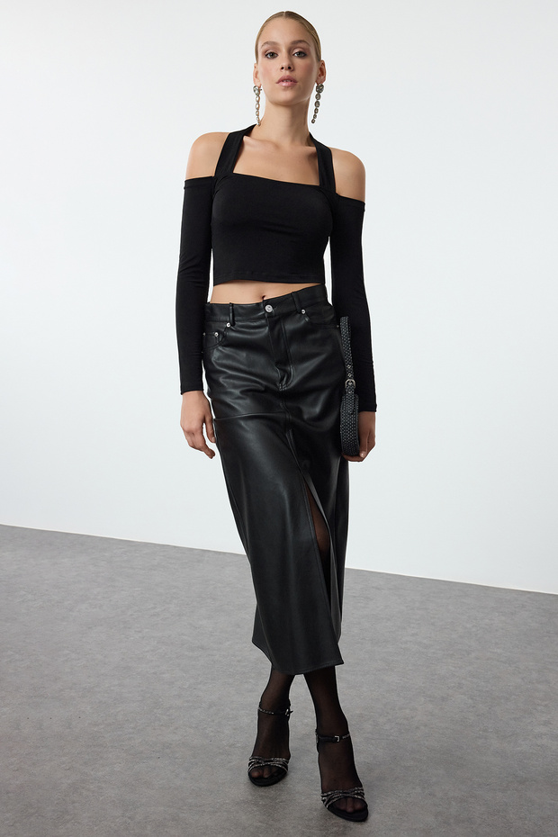 Siyah Kare Yaka Crop Örme Bluz TPRAW25BZ00015 - 3