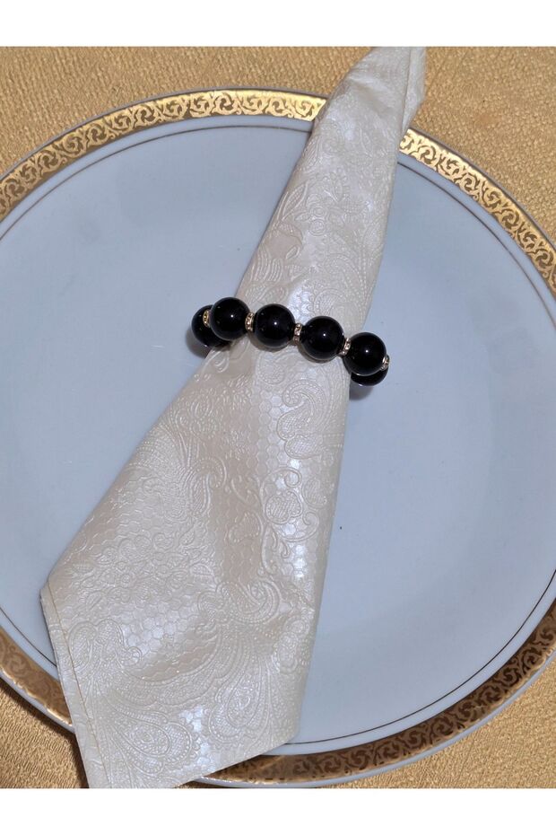 Stylish Napkin Rings with Black Pearl Detail and Gold Accessories - Napkin Rings (6 Pieces)