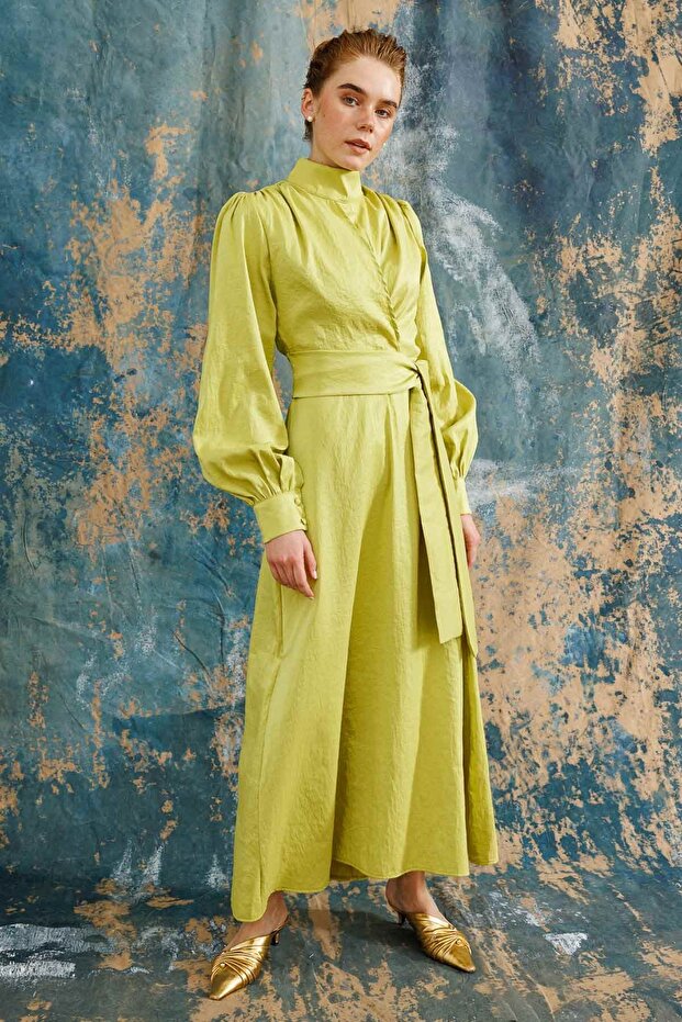 Curved Closure Shiny Texture Dress - Oil Green