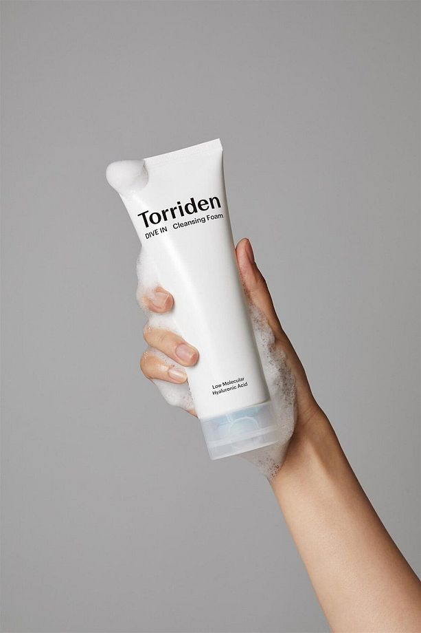 DIVE-IN Low Molecular Hyaluronic Acid Cleansing Foam 150ml - 4