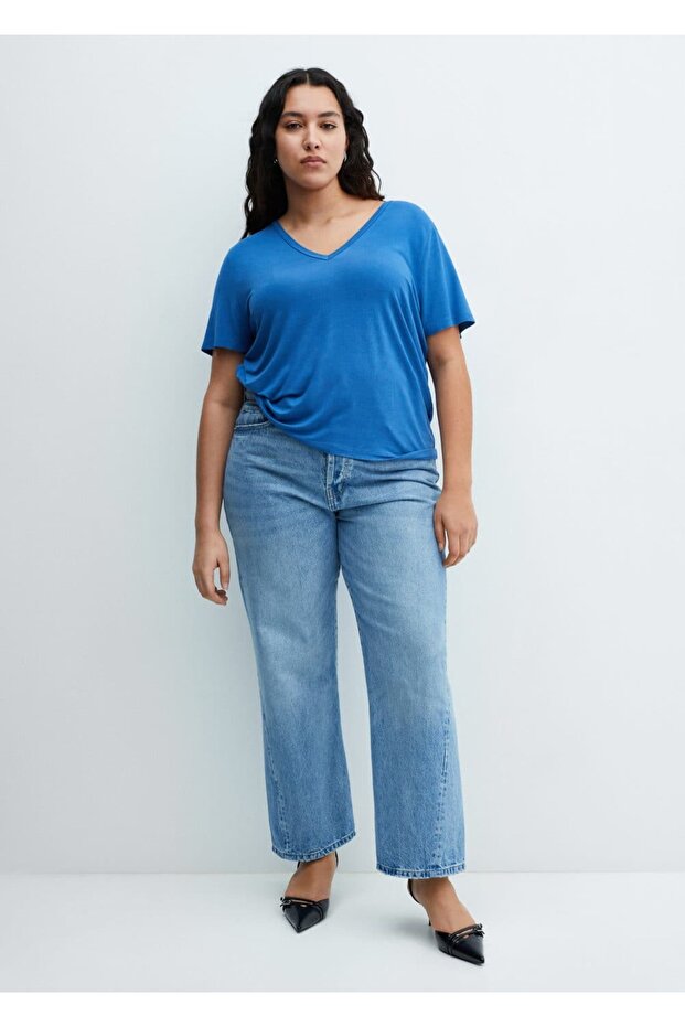 V yakalı tişört - 8