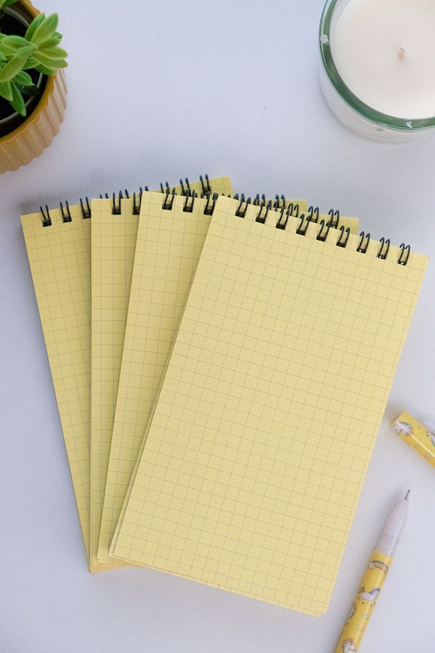 4'lü Kareli Defter Seti Renkli Defter 9 x 15 cm 50 Yaprak Spiralli Defter Okul Defteri Sarı - 3