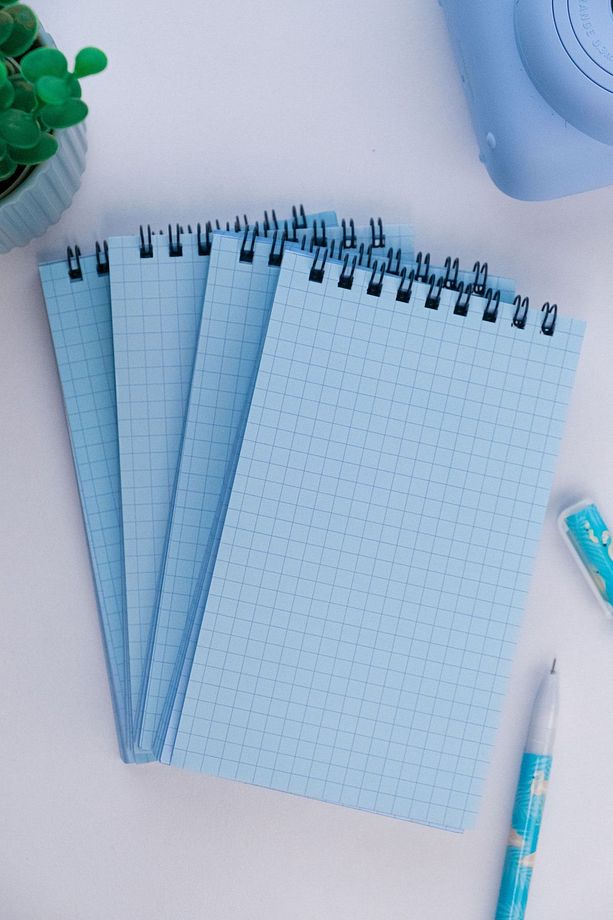 4'lü Kareli Defter Seti Renkli Defter 9 x 15 cm 50 Yaprak Spiralli Defter Okul Defteri Mavi - 3