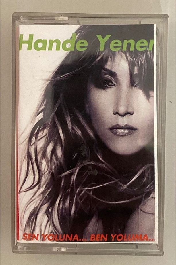 Hande Yener Sen Yoluna Ben Yoluma Kaset - 1