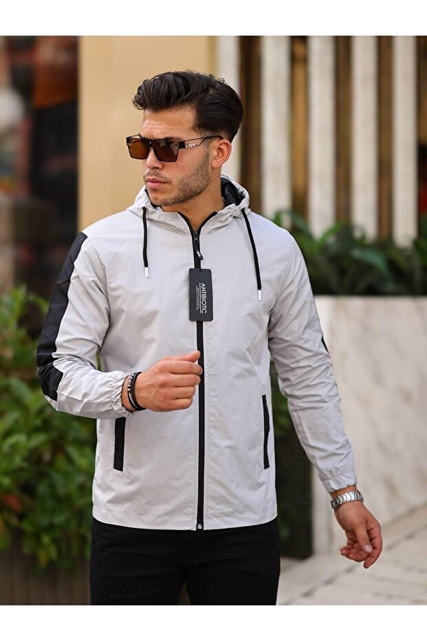 Men's Seasonal Jacket, Waterproof and Windproof.