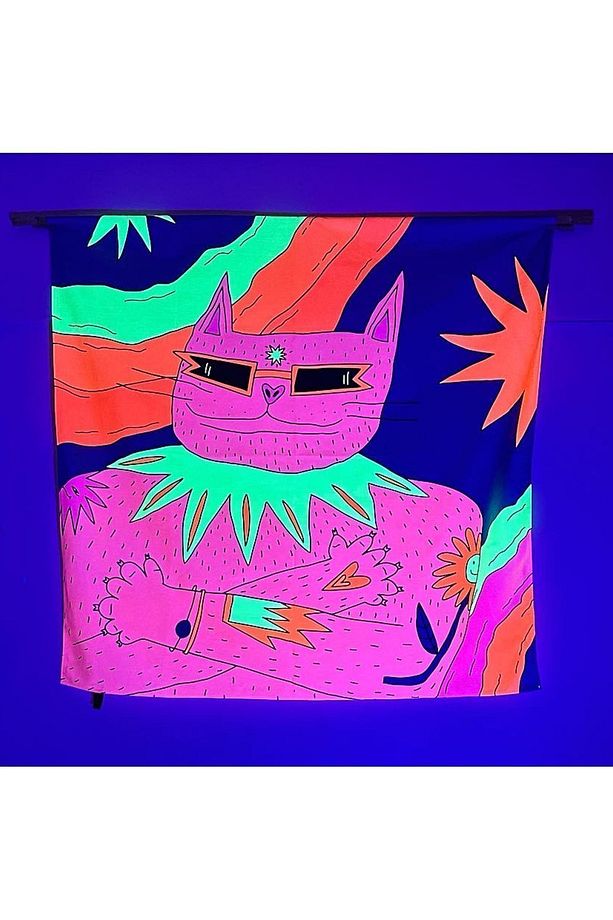 Glowing Paws / Neon UV Aktif Blacklight ile Parlayan Duvar Örtüsü Tapestry - 1