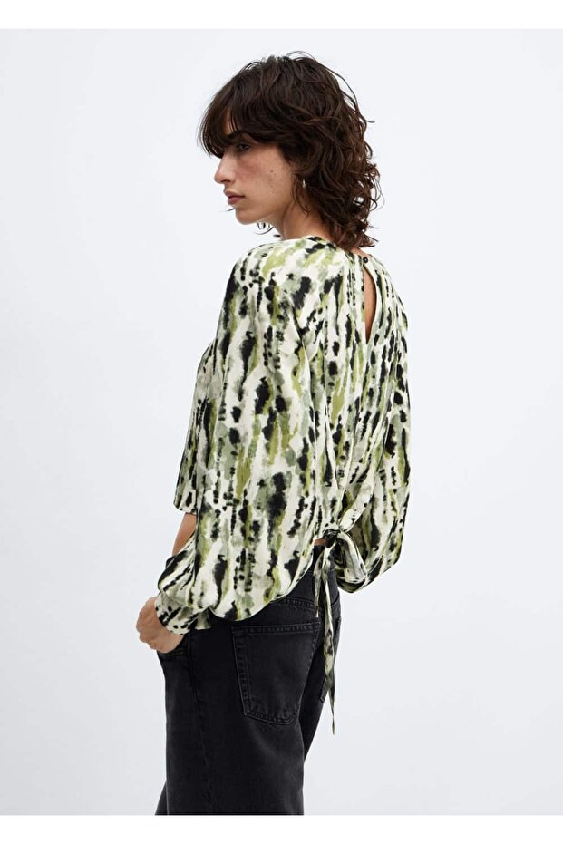 Gemusterte Bluse mit Krawattendetail - 7