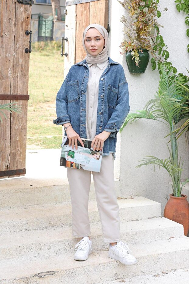 Double Pocket Women's Denim Jacket