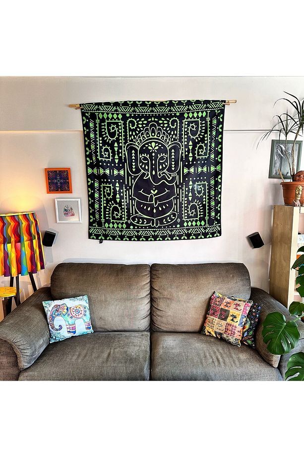 Shining Ganesha / Blacklight ile Parlayan Duvar Örtüsü Neon UV Aktif Tapestry - 3