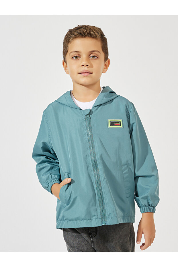 سترة بغطاء رأس وسحاب مزدوج وتفاصيل رقعة صلبة - 3