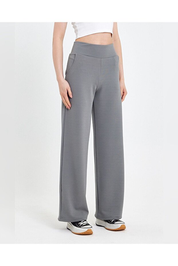 Women's trousers with corsage belt