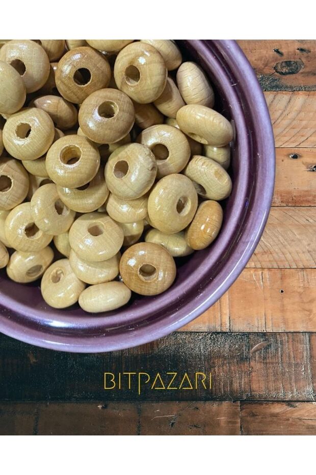50 Pieces 14 mm Flat Wooden Varnished Beads -