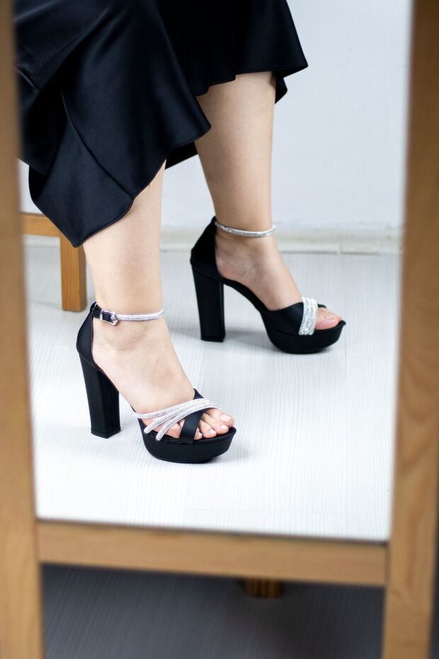 منصة أحذية بكعب حجري - 2