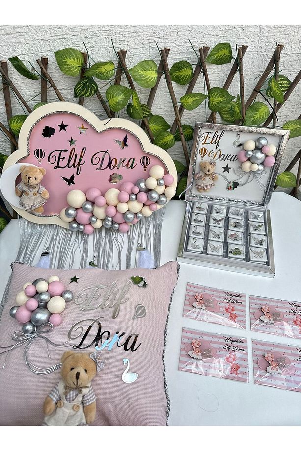 KRV TASARIM KIZ BEBEK SET KAPI SÜSÜ & TAKI YASTIĞI & 30 ADET MAGNET & 48Lİ ÇİKOLATA KUTUSU - 2