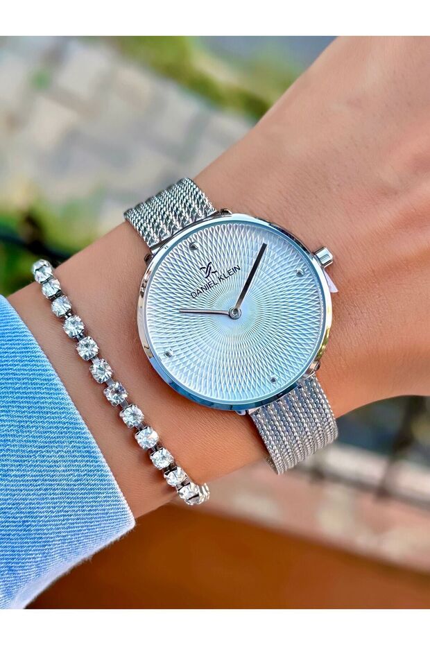 New Season Waterproof Straw Cord Women's Wristwatch