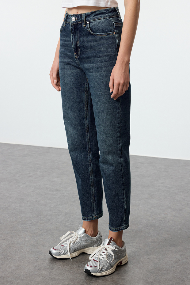 Koyu Mavi Yüksek Bel Slim Mom Jeans TWOAW25JE00153 - 4