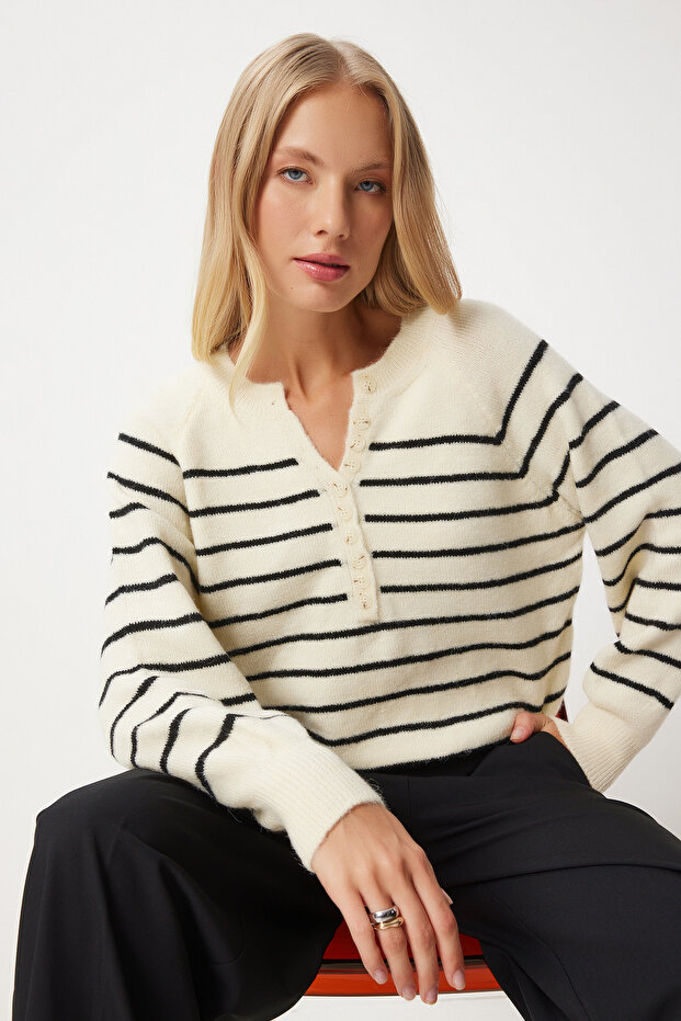 Women's Cream Black Buttoned Collar Knitwear Sweater LX00040