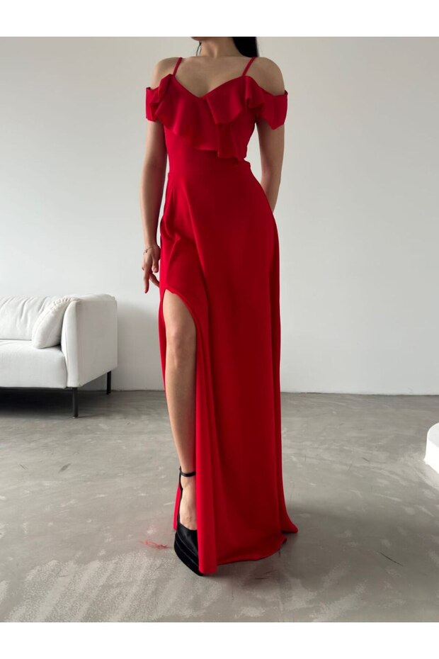 Flexible Red Crepe Fabric Slit Detailed Long Evening Dress and Graduation Dress with Low-cut Chest 582190 699